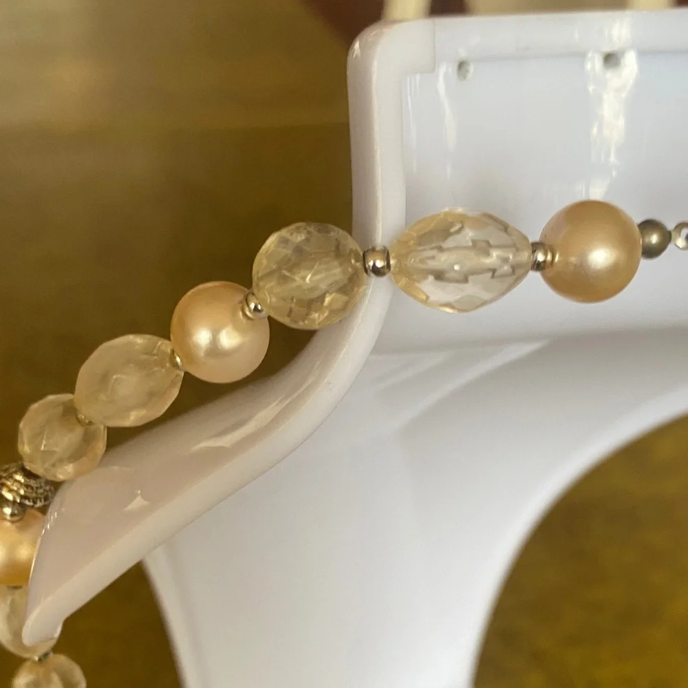 Vintage long Champagne faux Pearl and acrylic bead single Strand Necklace - Picture 4 of 6